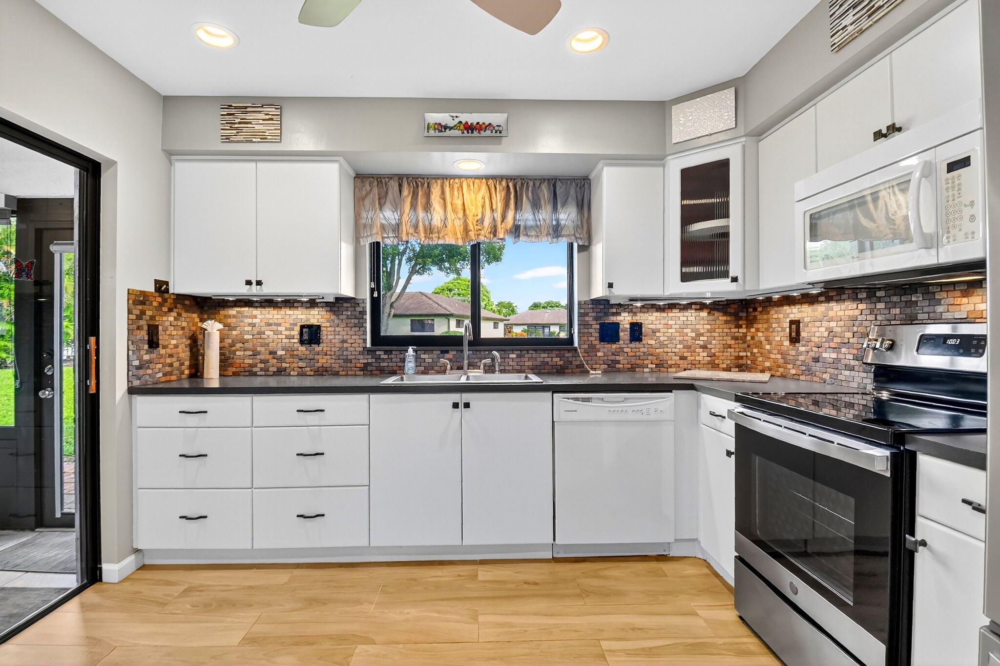 GREENTREE VILLAS CONDO - Residential Lease