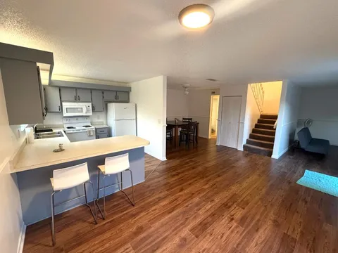 1406 Park Shore Cir Unit 3, Fort Myers, FL MLS: F10491469
