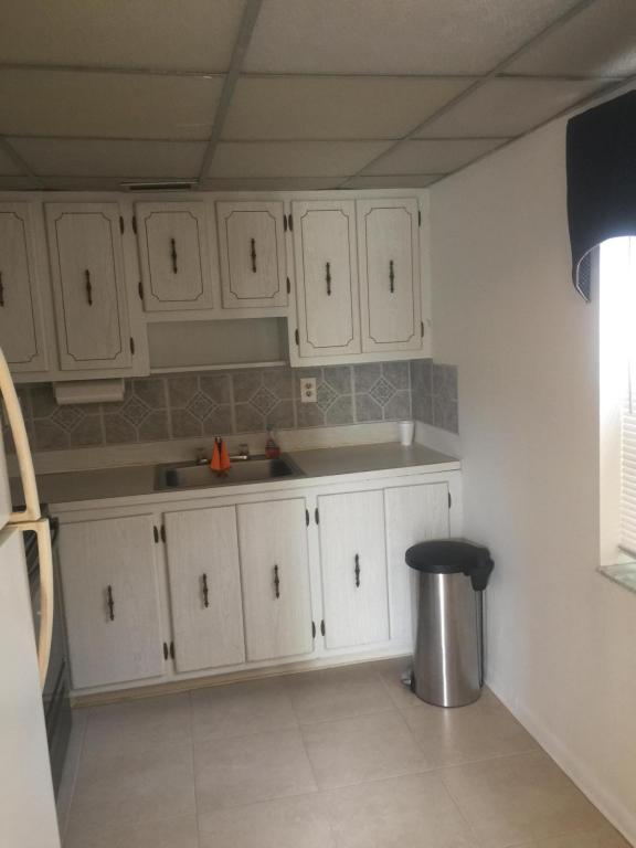 KINGS POINT CAPRI CONDOS - Residential Lease