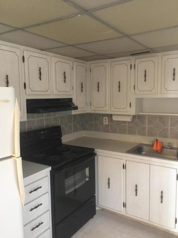 KINGS POINT CAPRI CONDOS - Residential Lease