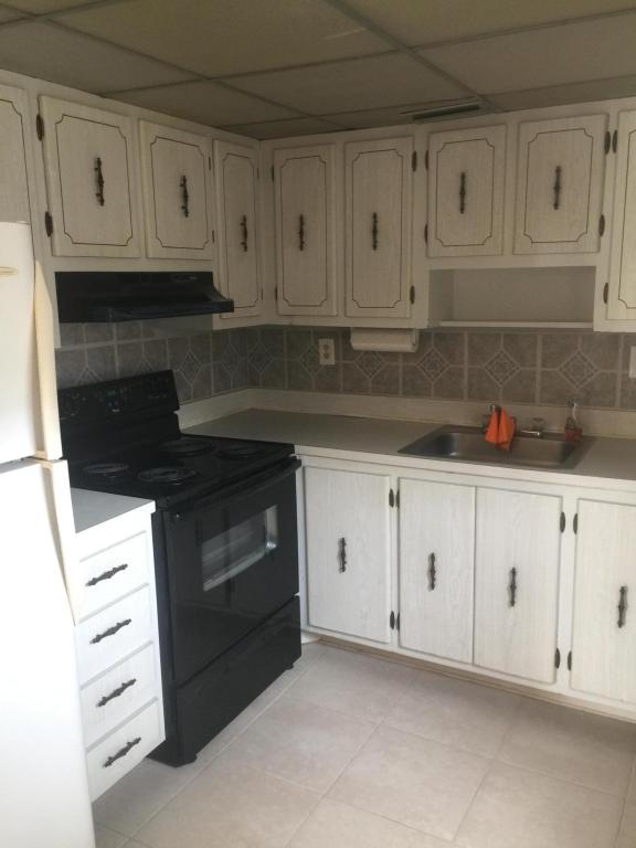 KINGS POINT CAPRI CONDOS - Residential Lease