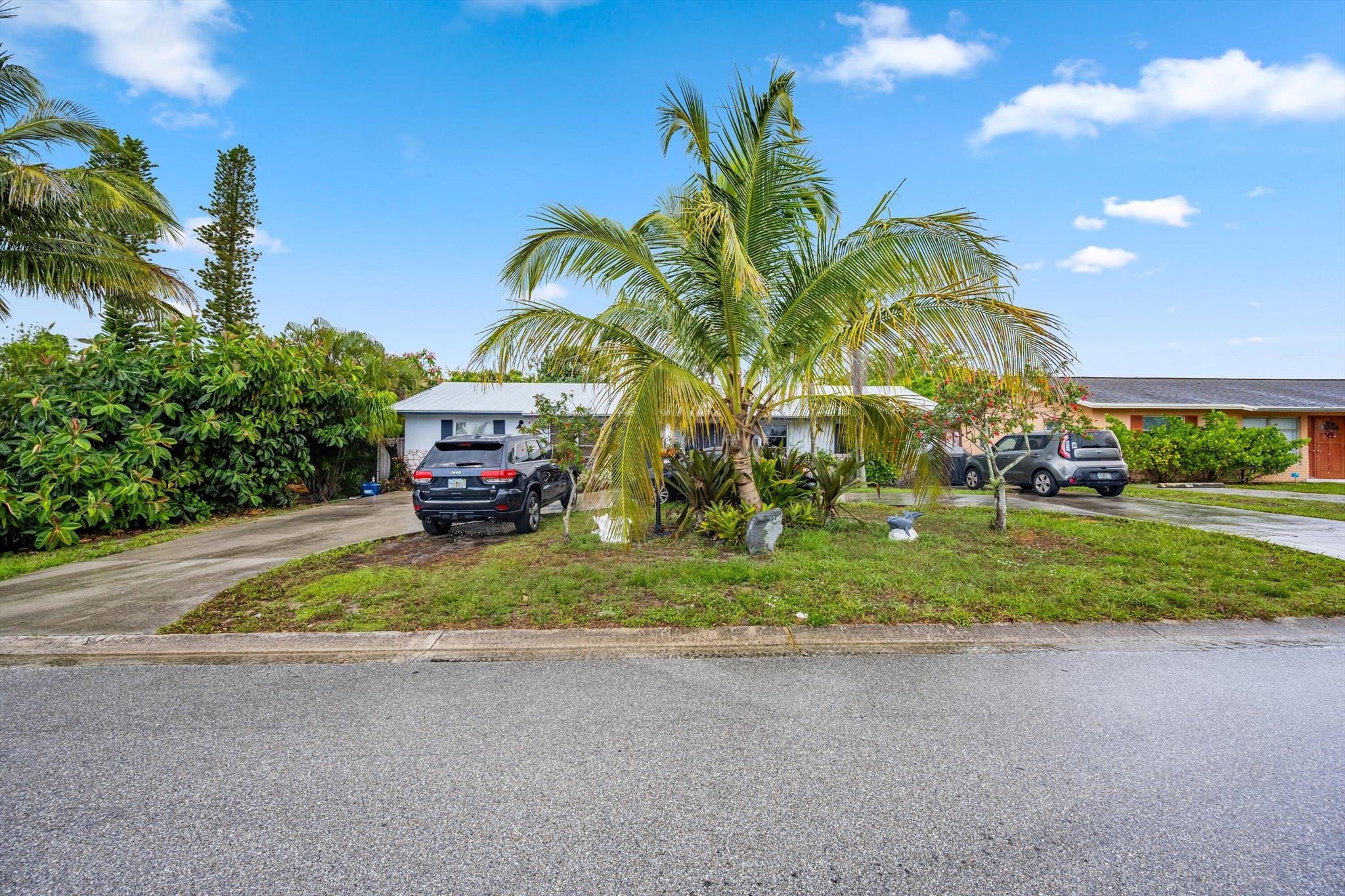 9052 SE Parkway Drive