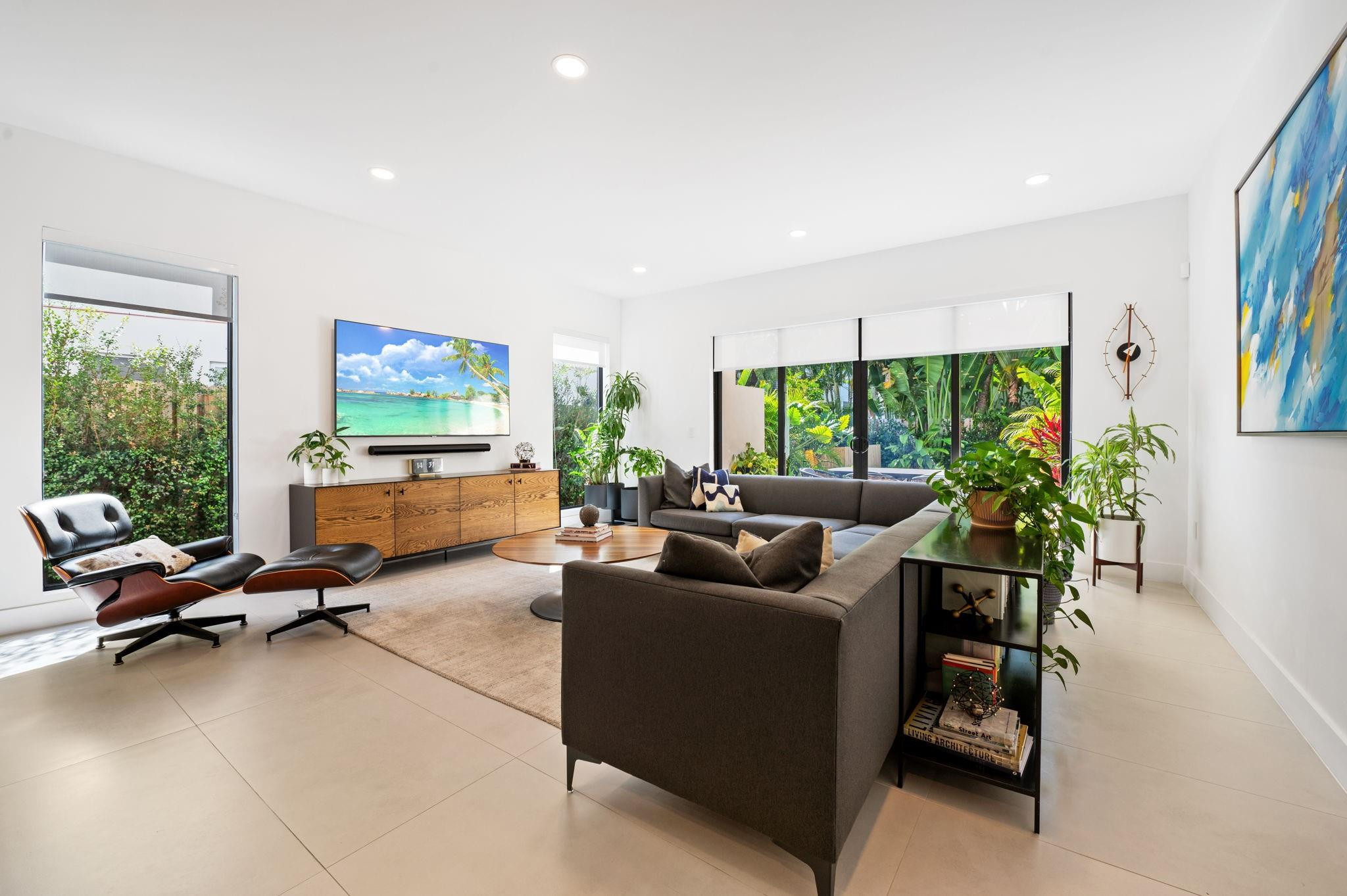 VICTOIRA PARK TOWNHOMES - Residential