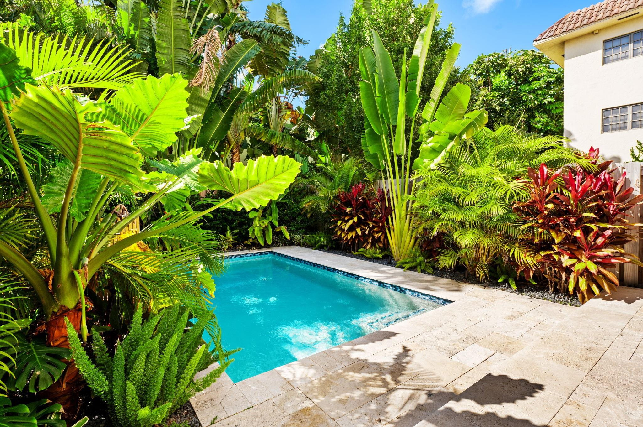 VICTOIRA PARK TOWNHOMES - Residential