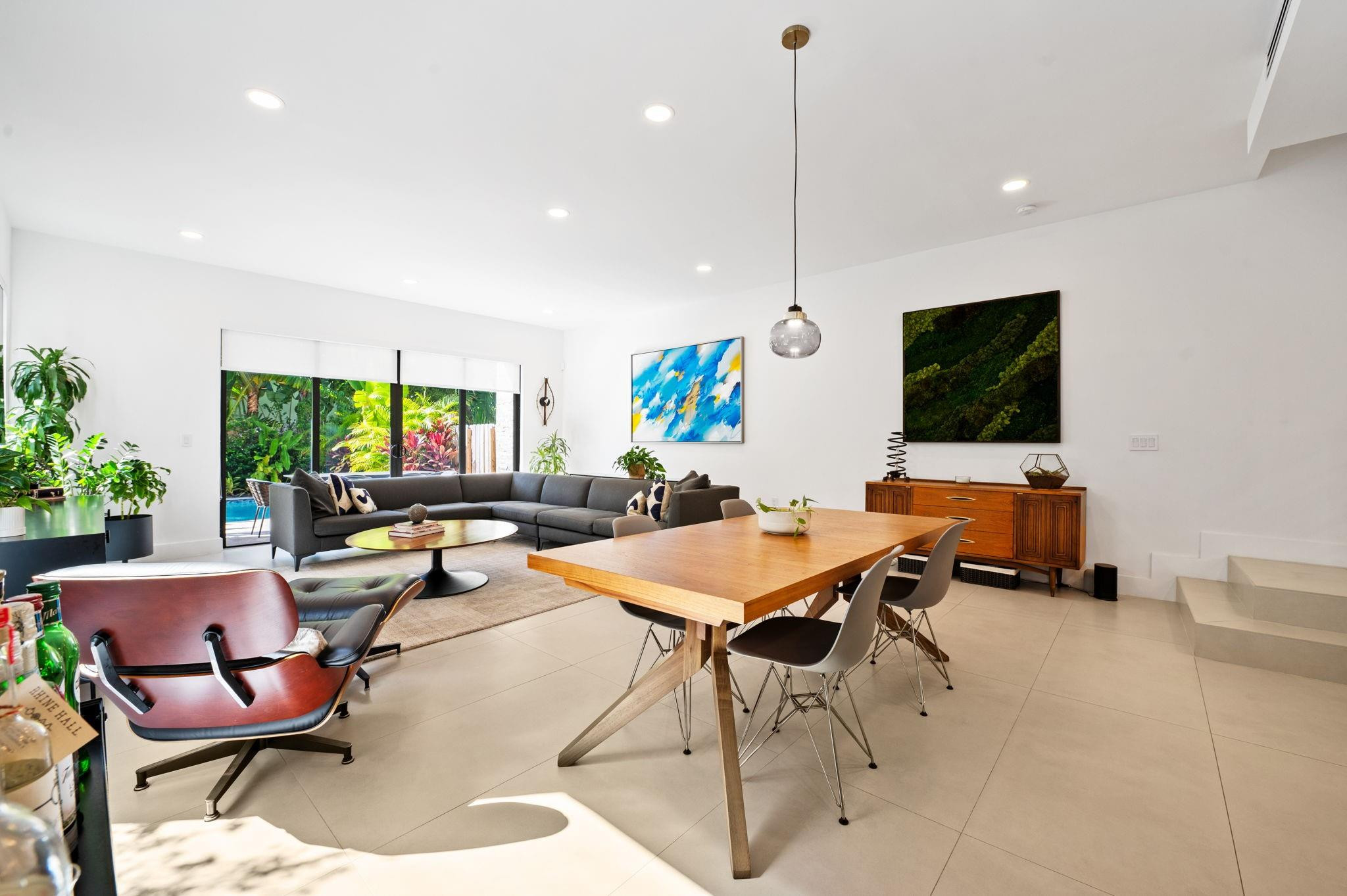 VICTOIRA PARK TOWNHOMES - Residential