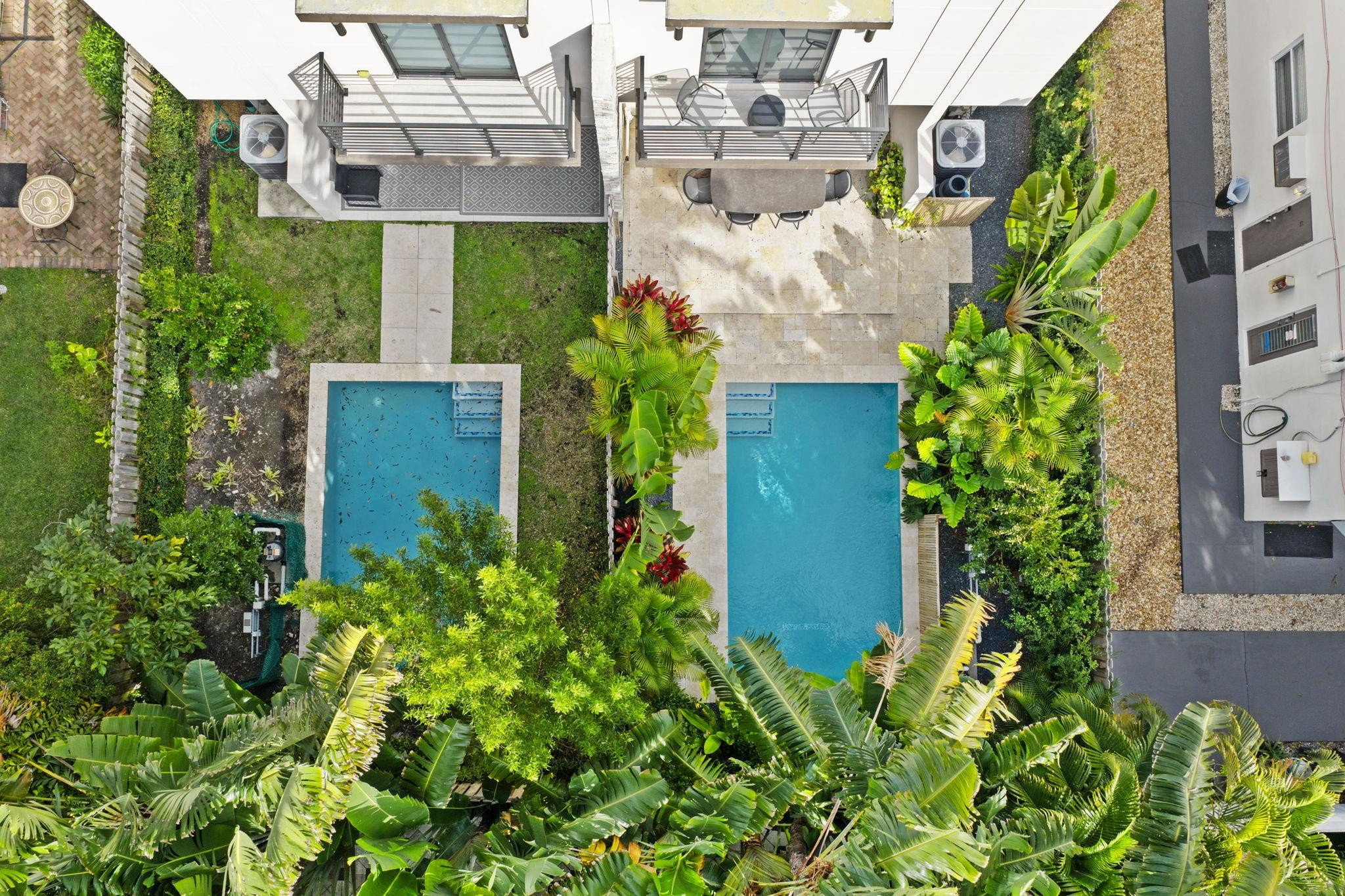 VICTOIRA PARK TOWNHOMES - Residential