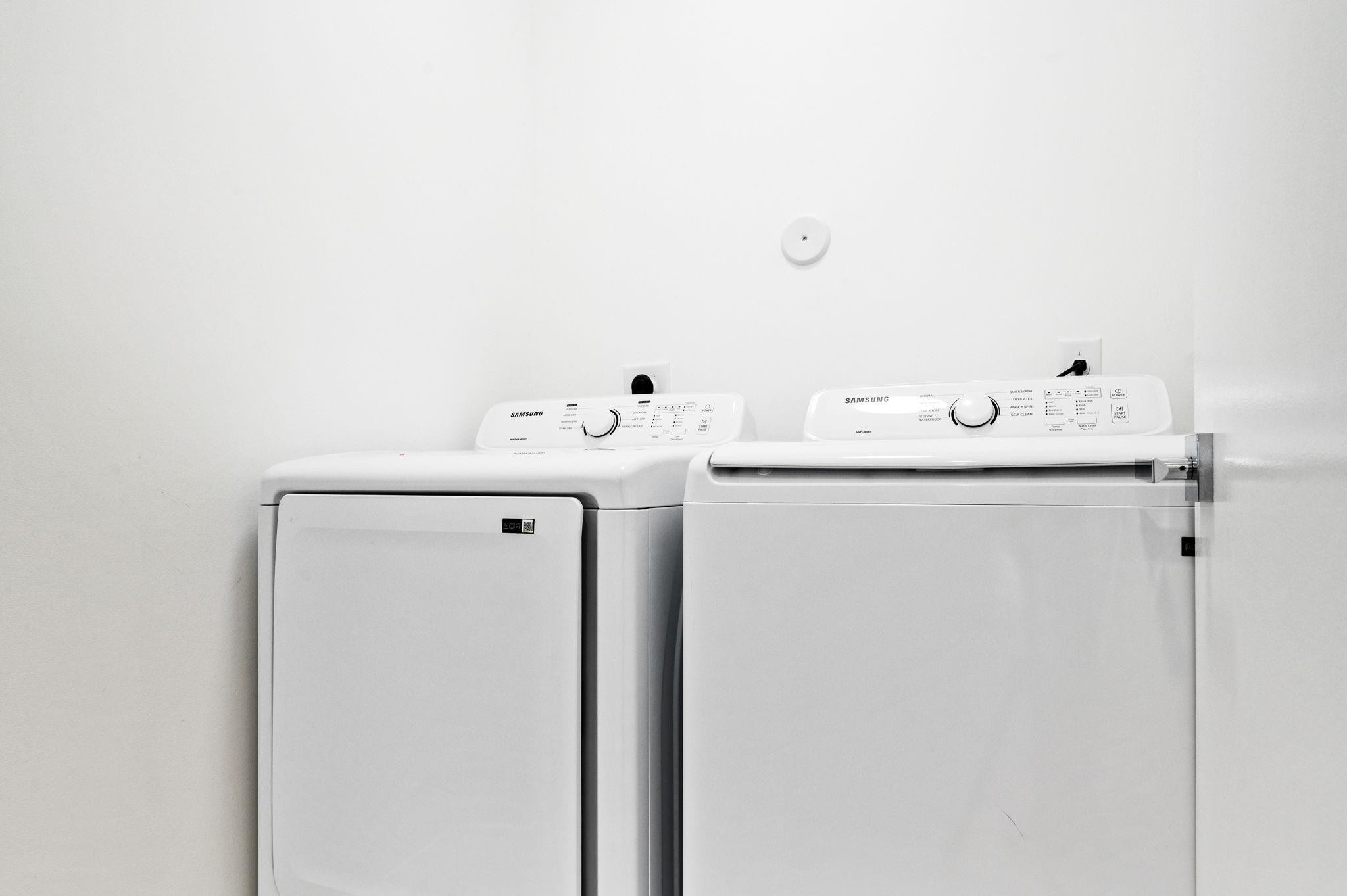 VICTOIRA PARK TOWNHOMES - Residential