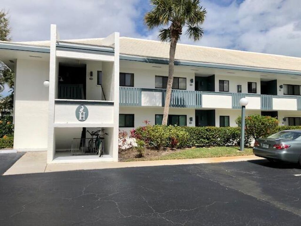 Photo of 175 SE St Lucie Boulevard Blvd #H172, Stuart, FL 34996 (MLS # R10695120)