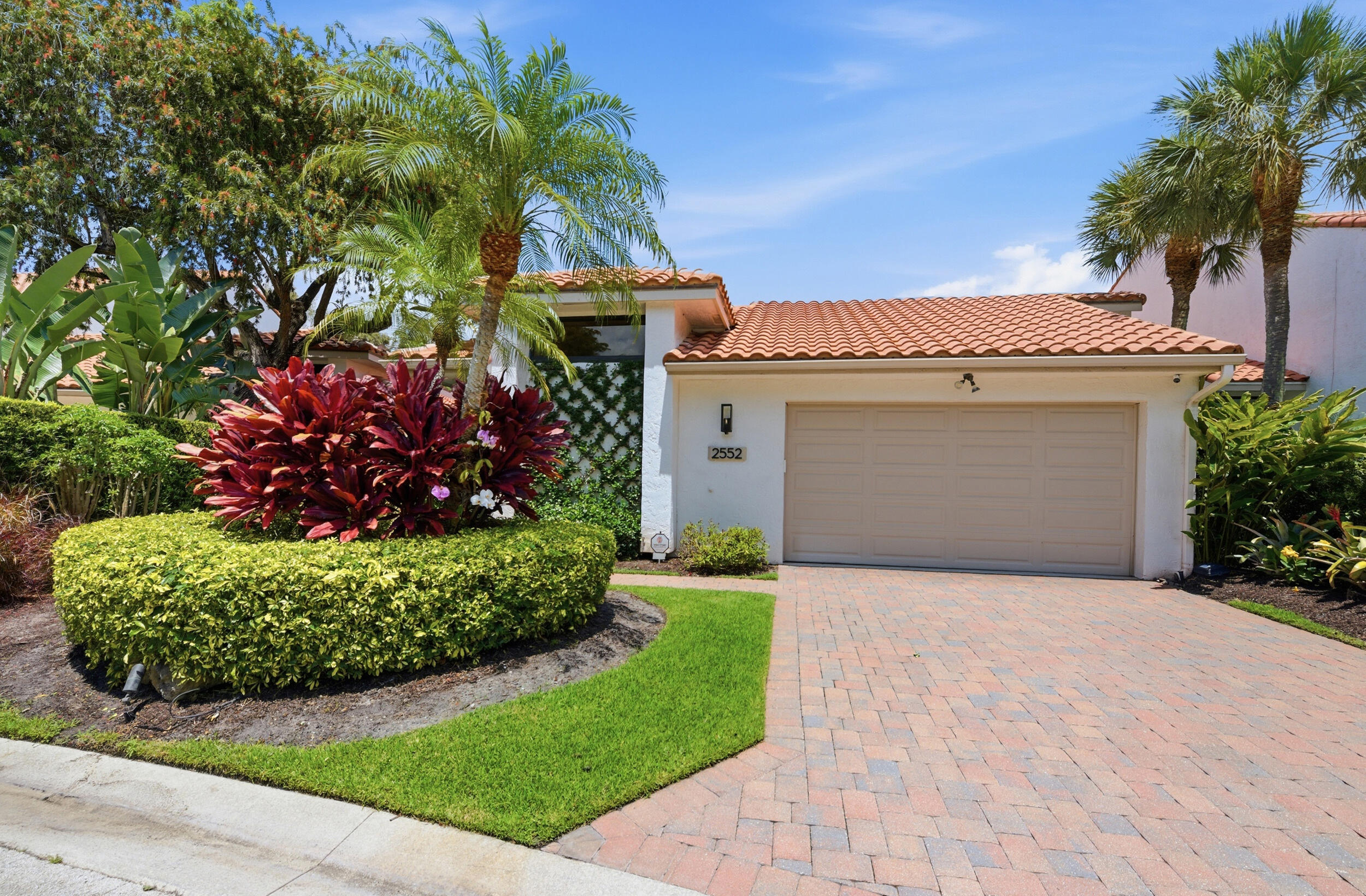 2552 Sheltingham Drive