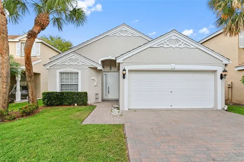 137 Canterbury Pl, Royal Palm Beach, FL 33414 - MLS#: F10491112