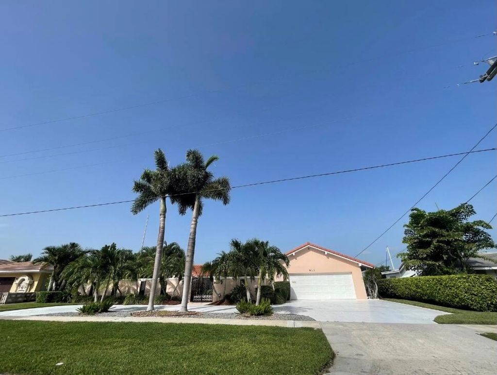 Photo of 913 Country Club Drive, North Palm Beach, FL 33408 (MLS # R10752805)