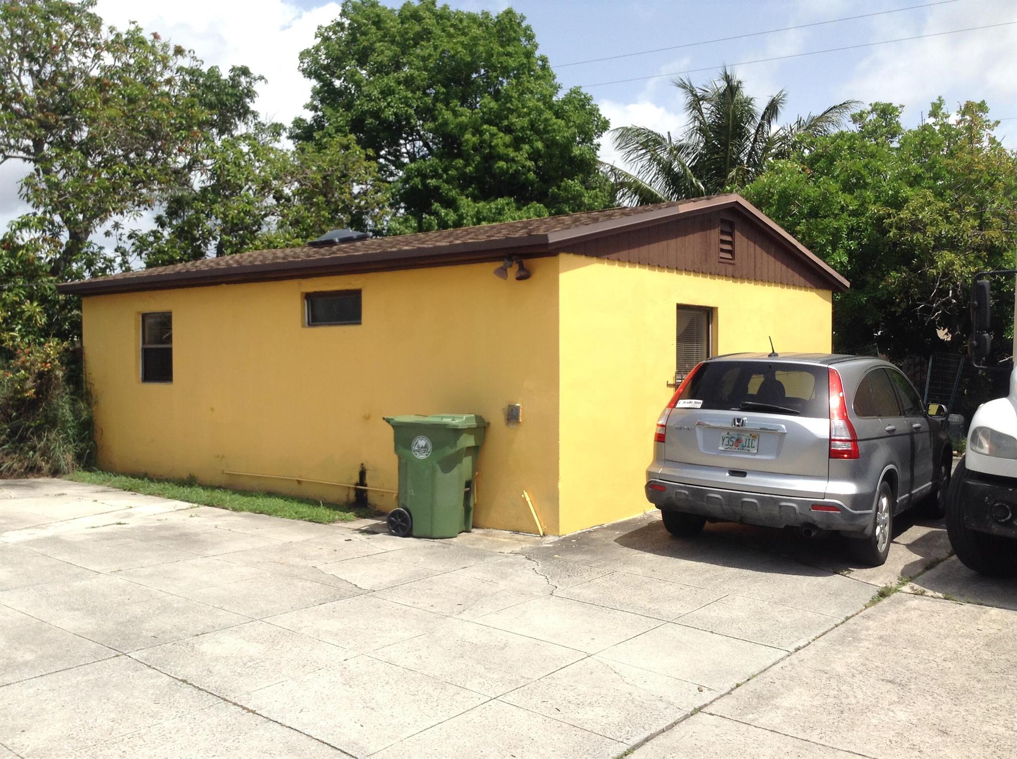 2877 Seminole Road