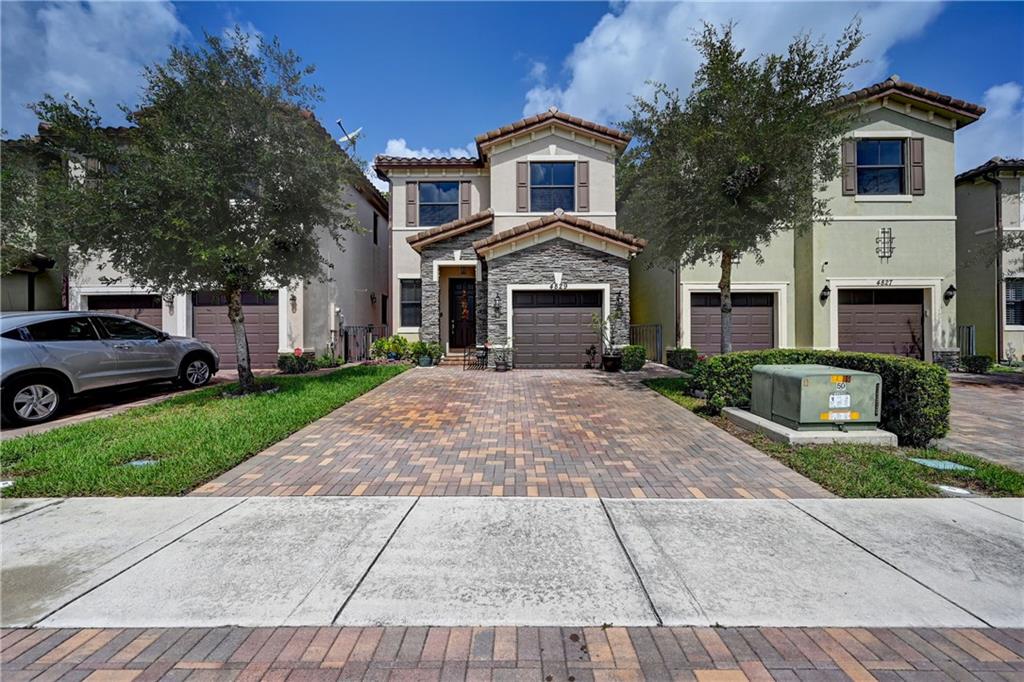 Sabal Palm By Prestige 17 - Residential