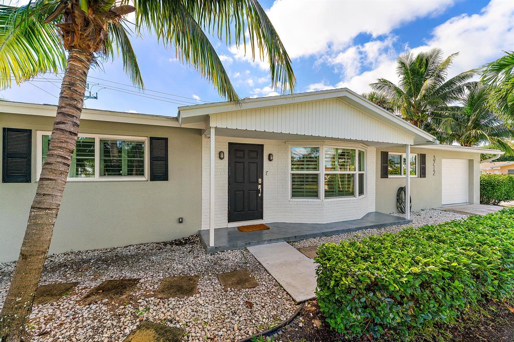 Photo of 3712 Lighthouse Drive, Palm Beach Gardens, FL 33410 (MLS # R10937329)