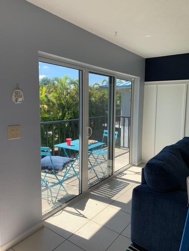 CARLTON VILLAS OF HUTCHIN - Residential Lease