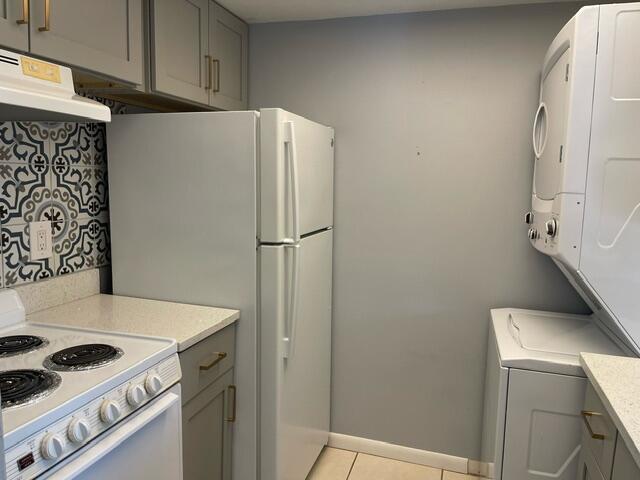 CARLTON VILLAS OF HUTCHIN - Residential Lease