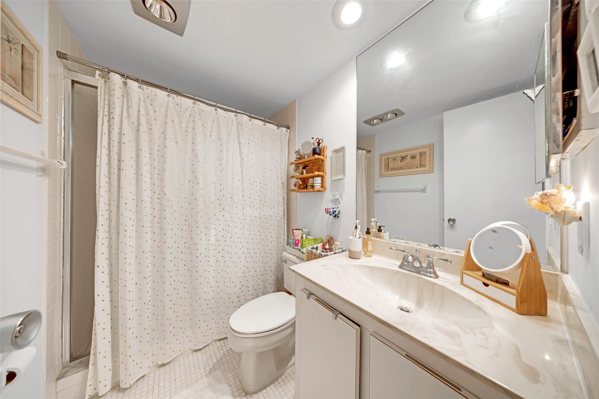 PALM-AIRE COUNTRY CLUB - Residential