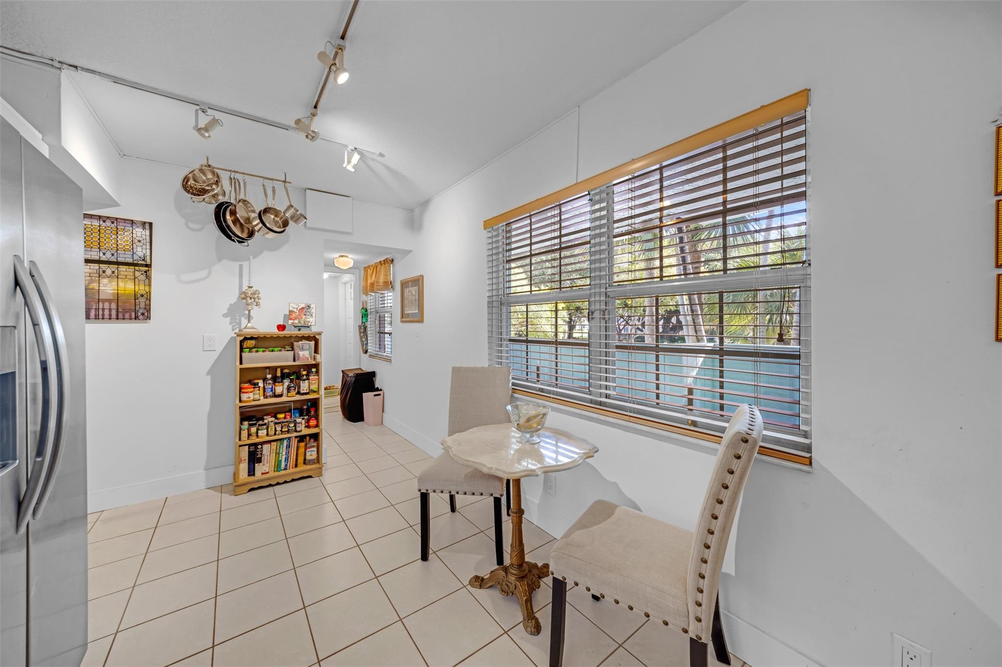 PALM-AIRE COUNTRY CLUB - Residential