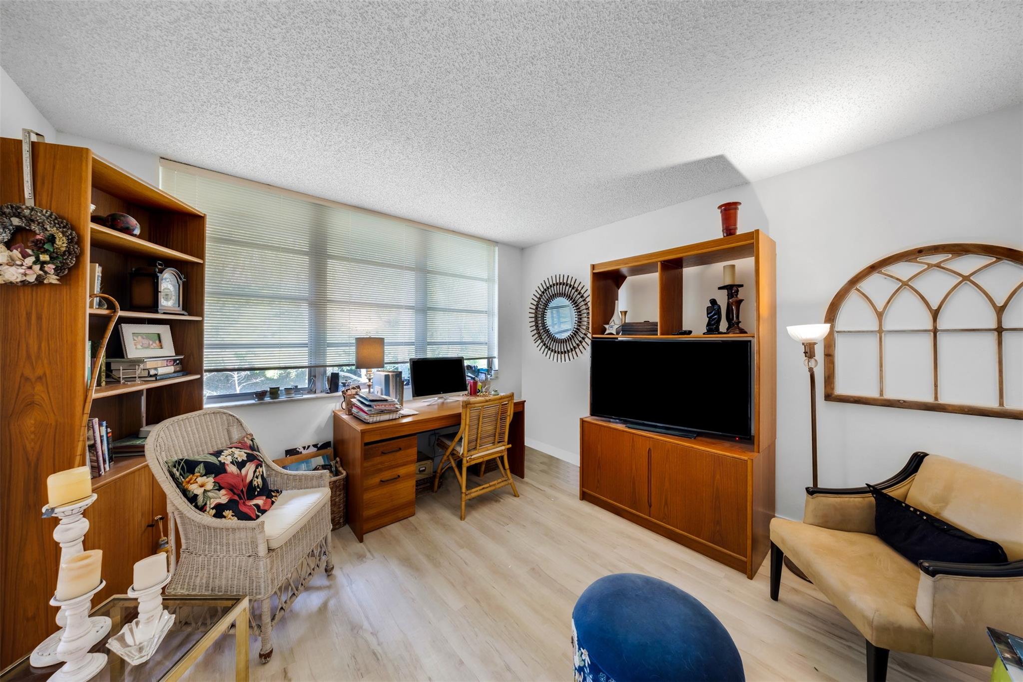 PALM-AIRE COUNTRY CLUB - Residential