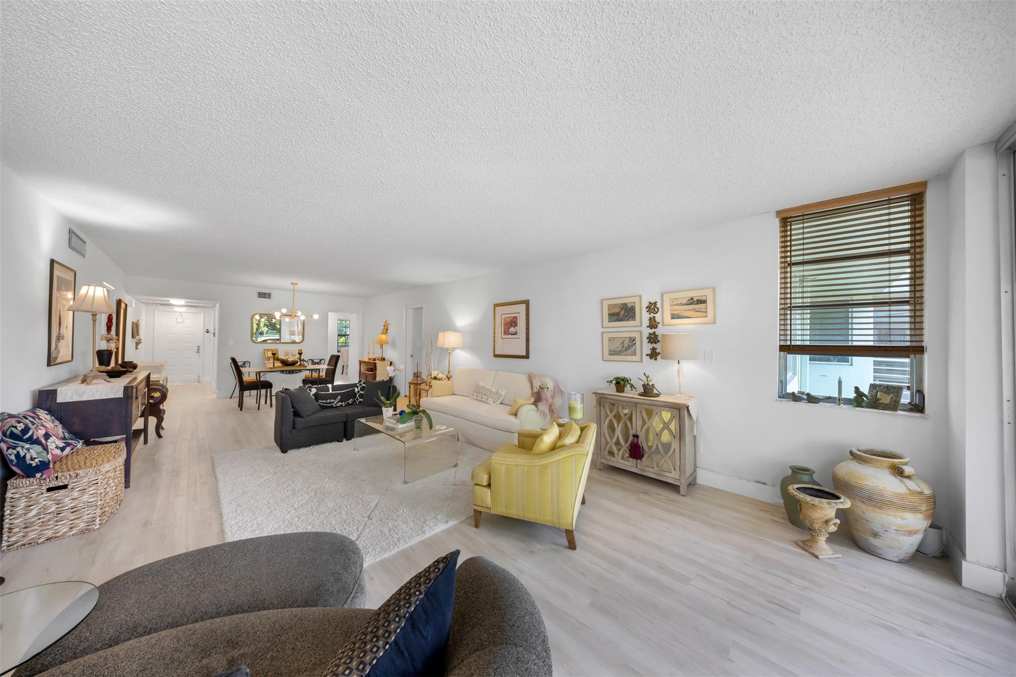 PALM-AIRE COUNTRY CLUB - Residential