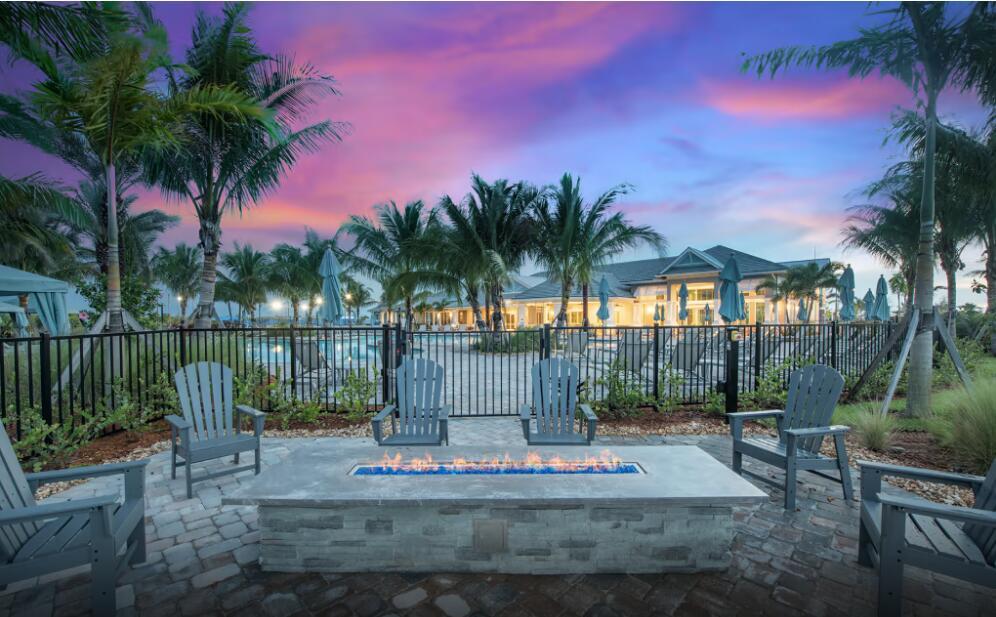 DEL WEBB TRADITION - Residential