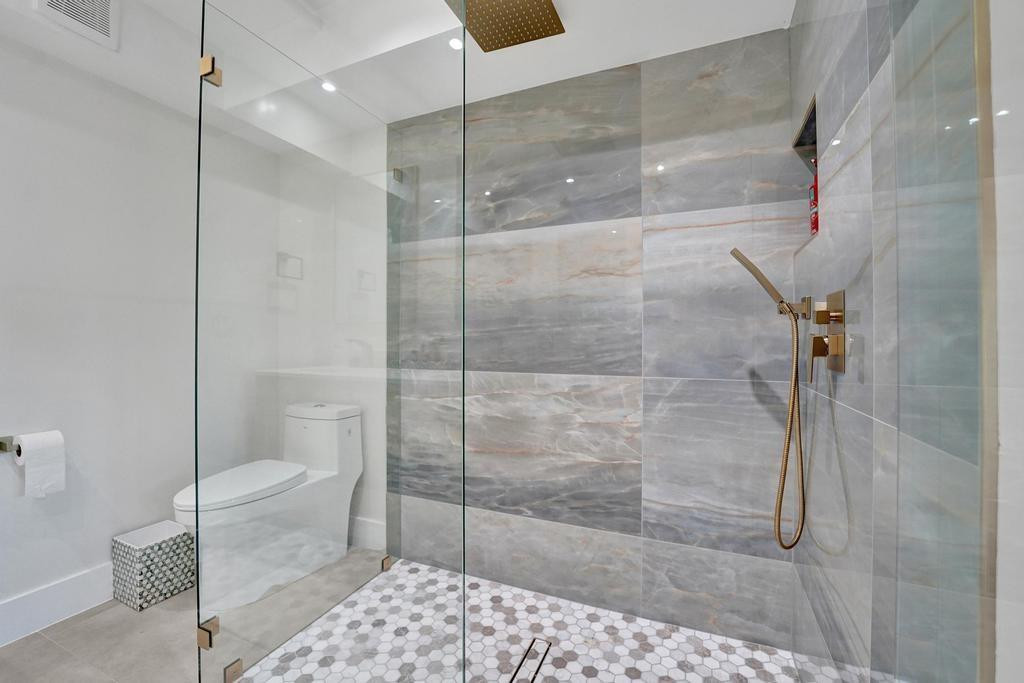 LAFAYETTE ARMS CO-OP - Residential