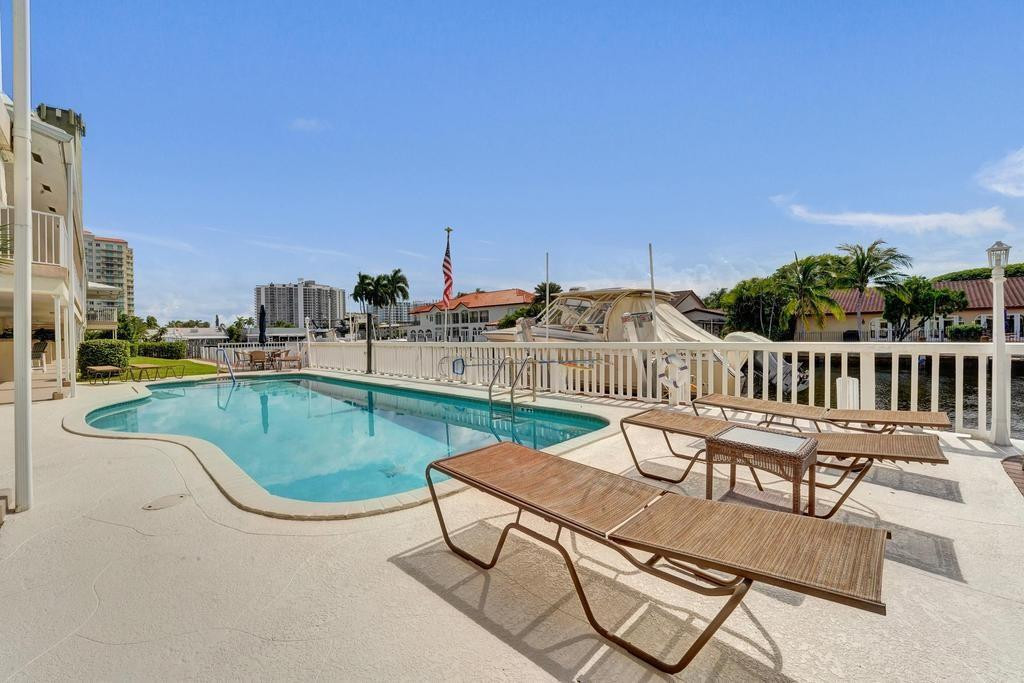 LAFAYETTE ARMS CO-OP - Residential