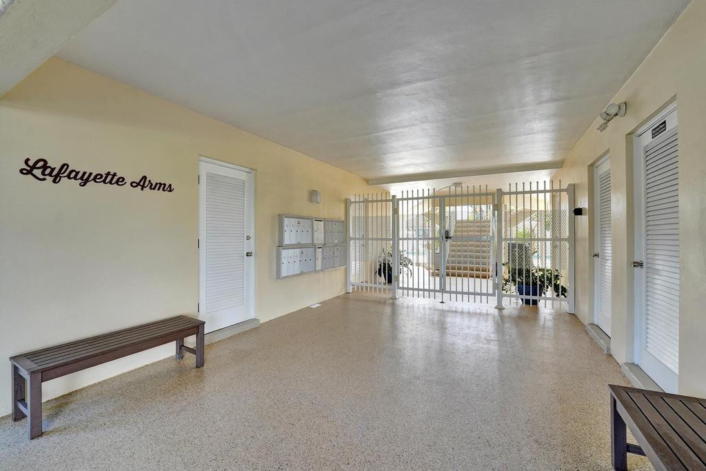 LAFAYETTE ARMS CO-OP - Residential