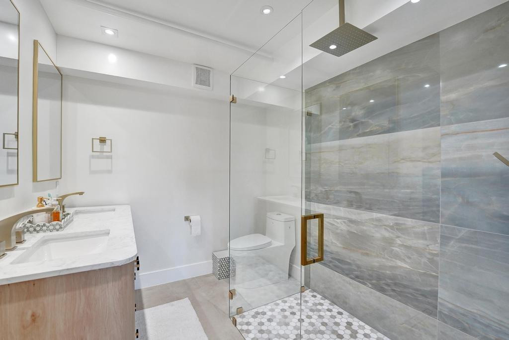 LAFAYETTE ARMS CO-OP - Residential