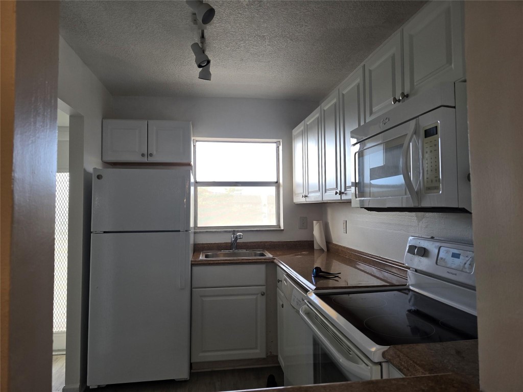 Sunrise Lakes 38 Condo - Residential Lease