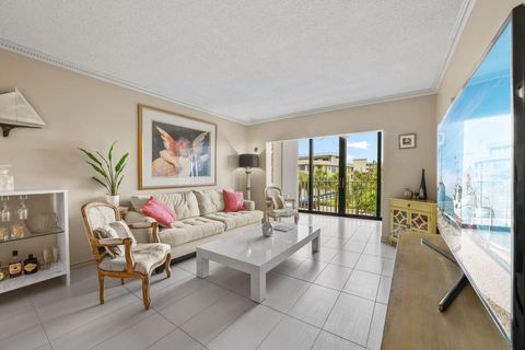 Condominium in Lauderdale By The Sea FL 4117 Bougainvilla Dr Dr 10.jpg