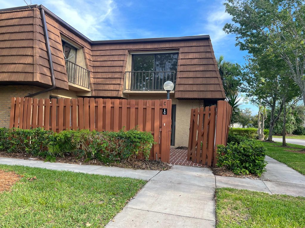 Photo of 1302 Nebraska Avenue #1c, Fort Pierce, FL 34950 (MLS # R10892559)