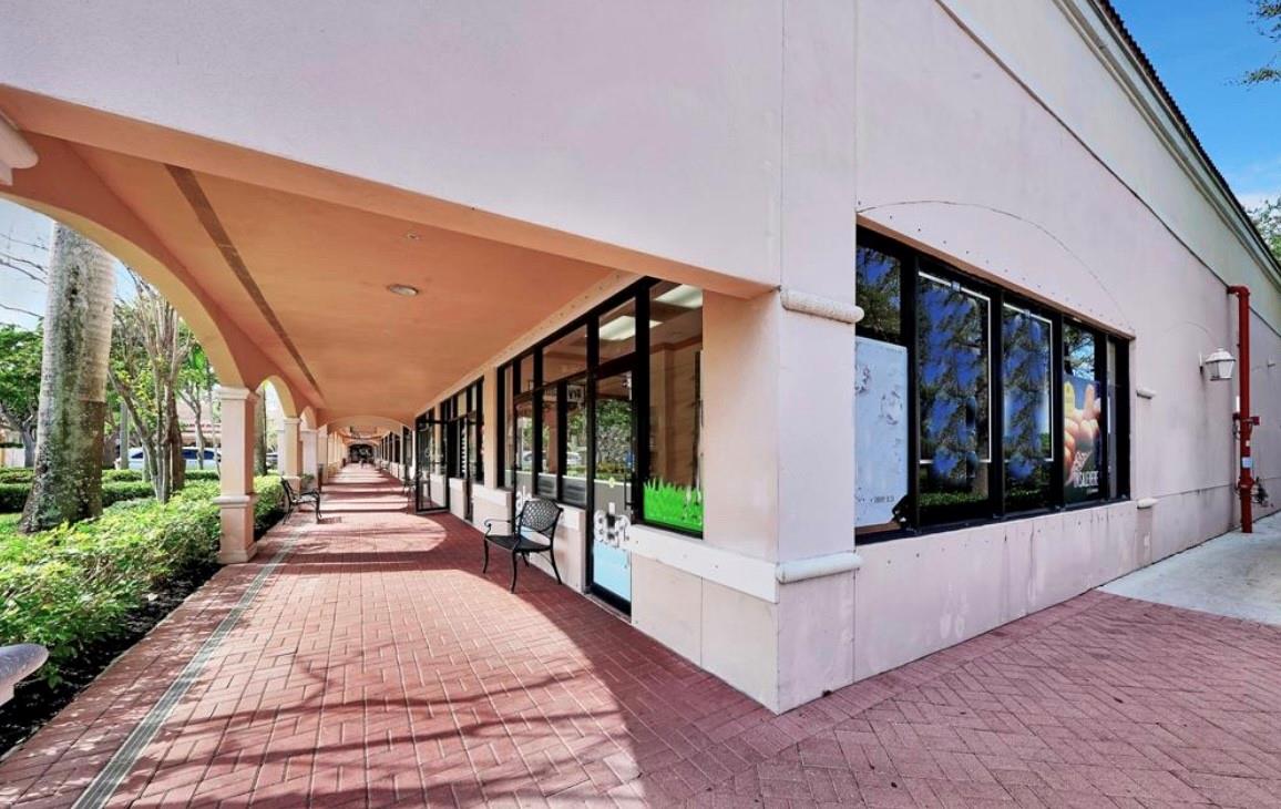 OPPORTUNITY TO OWN A MEAT MARKET WITH MINI- CONVENIENCE STORE. HAS A CLIENTELE OF 15 YEARS. 1,200 SQF. LEASE IS $4,900 MONTHLY. PLENTY PARKING AT THE STRIP MALL. E2 VISA ELIGIBLITY FOR QUALIFIED BUYERS.