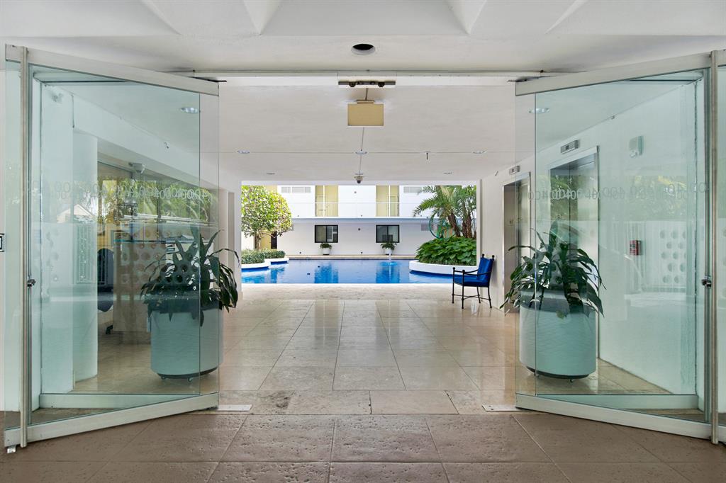 FOUR HUNDRED SO OCEAN BLVD CONDO - Residential