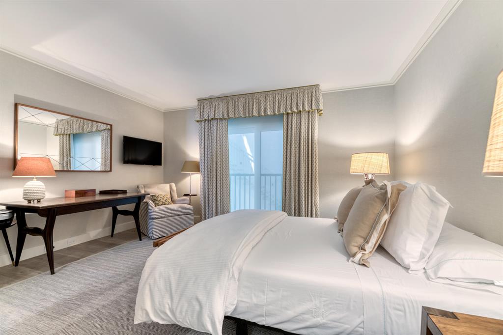 FOUR HUNDRED SO OCEAN BLVD CONDO - Residential