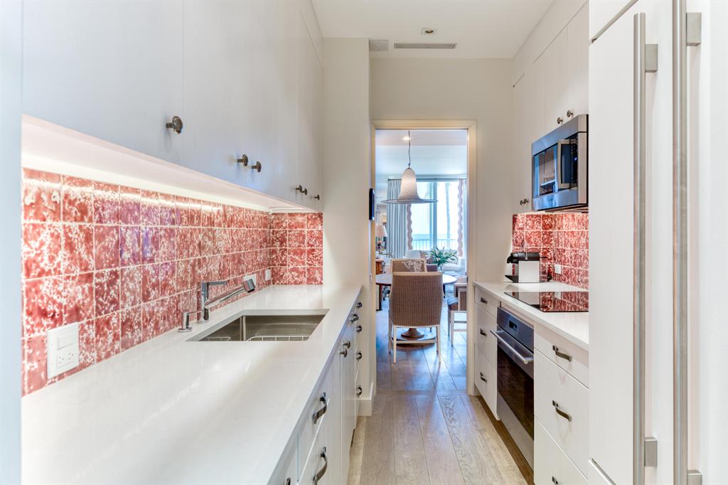 FOUR HUNDRED SO OCEAN BLVD CONDO - Residential