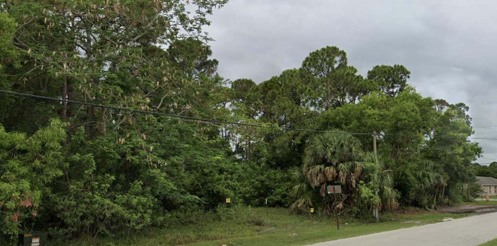 Photo of 858 SE WALTERS Terrace, Port Saint Lucie, FL 34983 (MLS # B26054335)