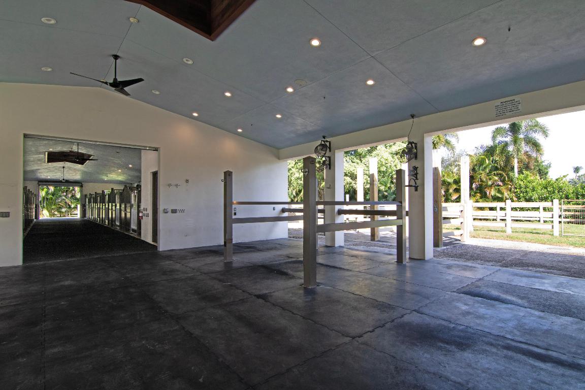 SADDLE TRAIL PARK OF WELLINGTON - Land