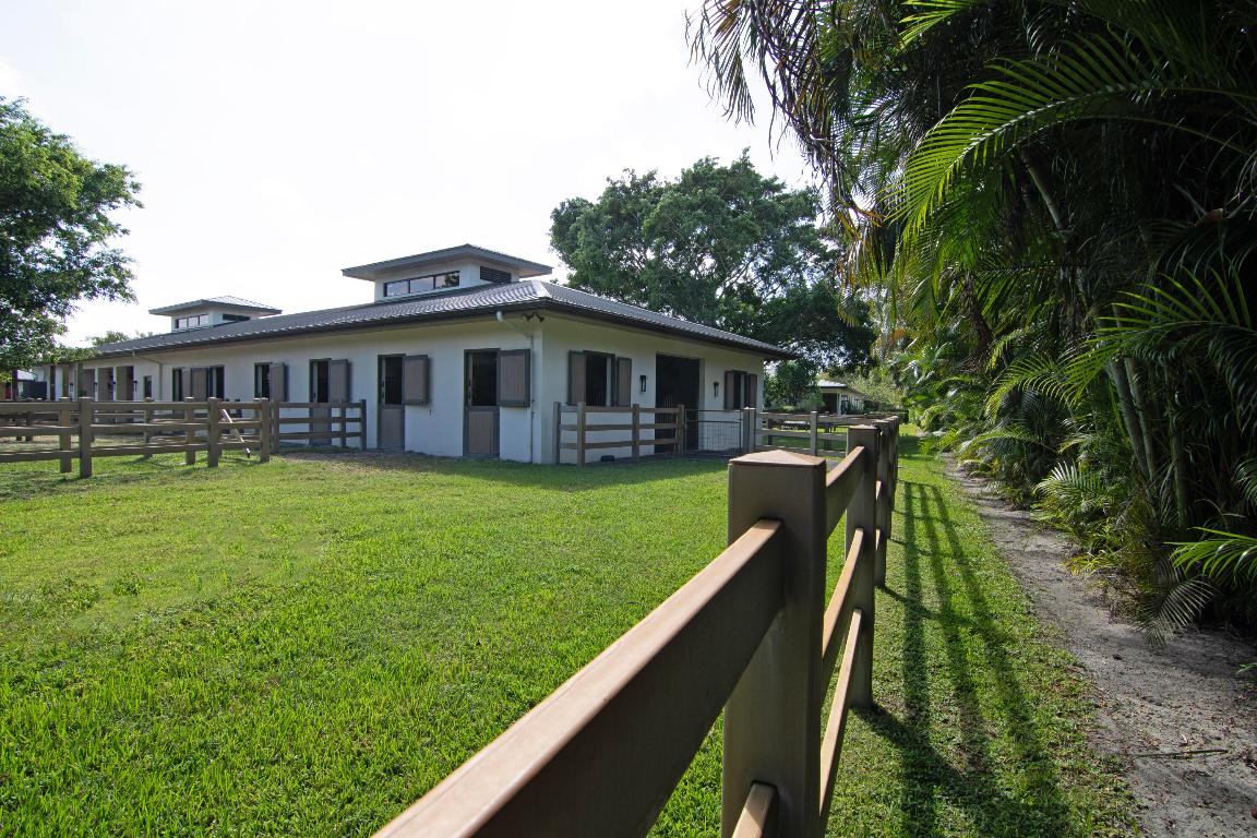 SADDLE TRAIL PARK OF WELLINGTON - Land