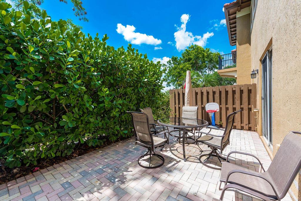 HILLSBORO ASSOCIATES PLAT - Residential