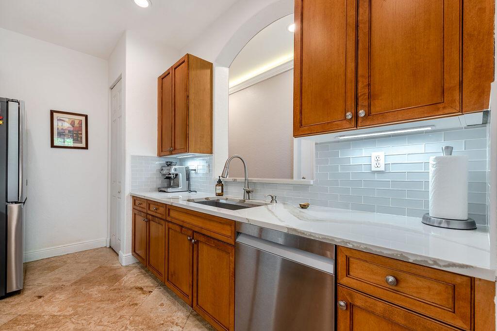 HILLSBORO ASSOCIATES PLAT - Residential