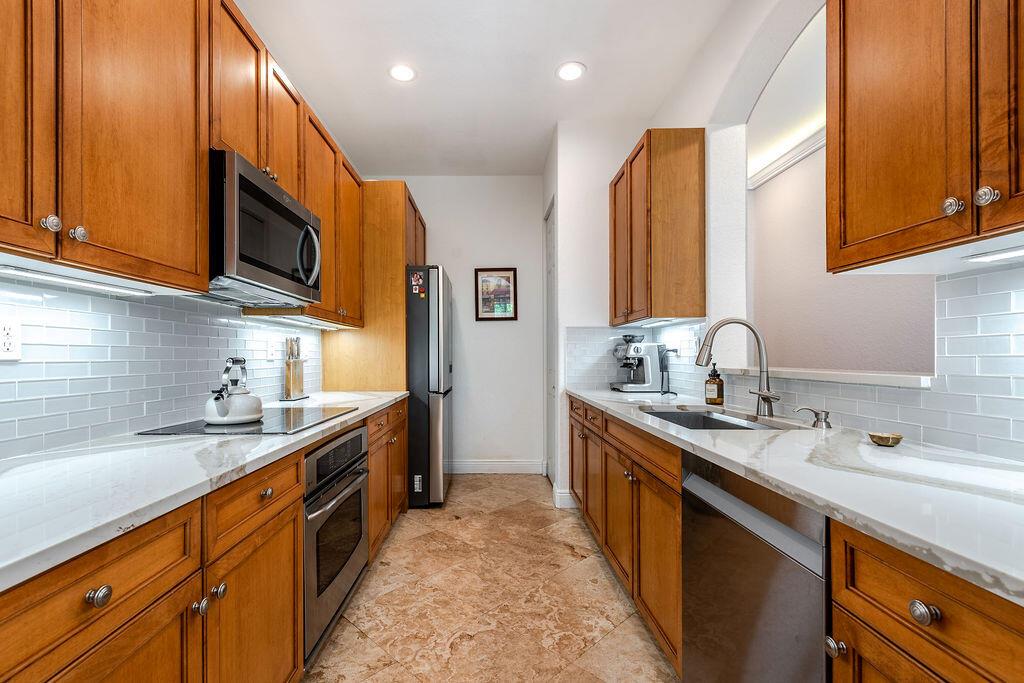 HILLSBORO ASSOCIATES PLAT - Residential