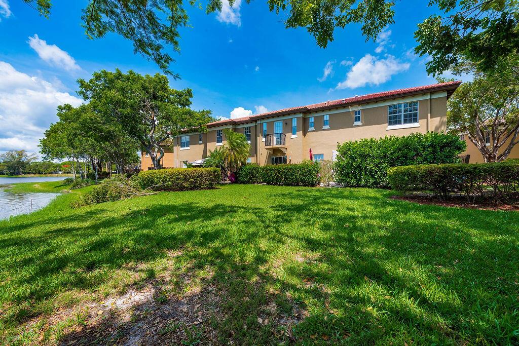 HILLSBORO ASSOCIATES PLAT - Residential