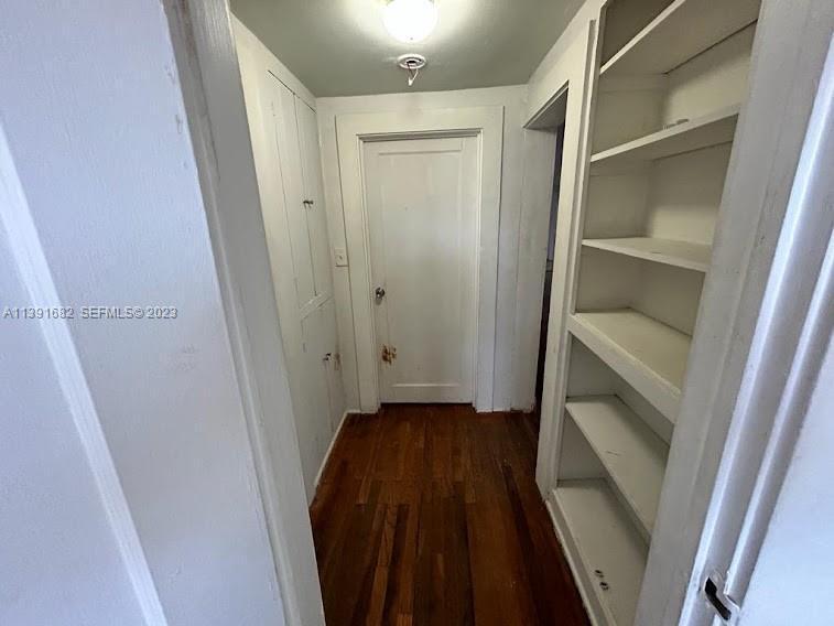 HOLLYWOOD PARK - Residential