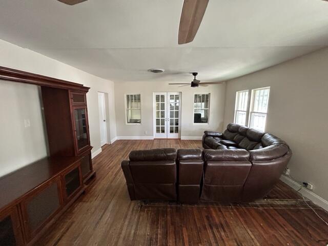 HOLLYWOOD PARK - Residential