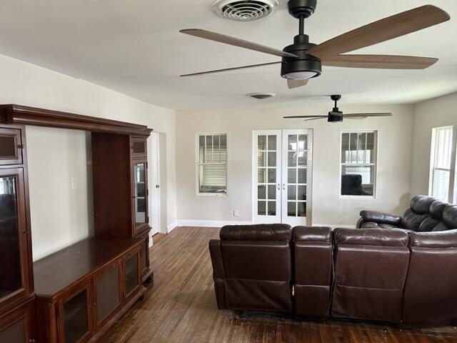 HOLLYWOOD PARK - Residential