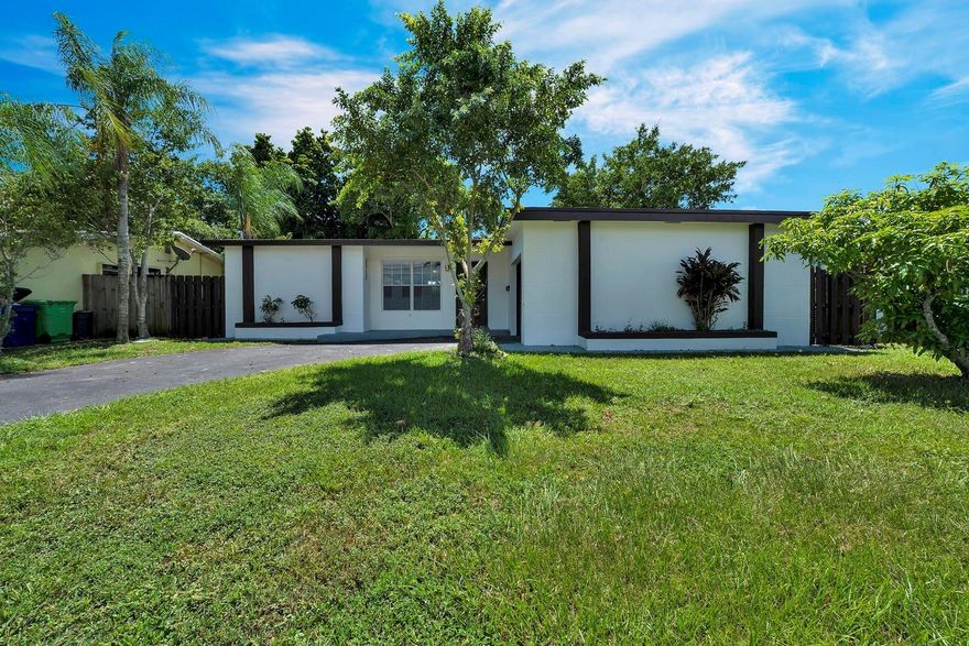 Available 11/01! Currently tenant occupied
Introducing a beautiful updated 2-bedroom, 2-bathroom home in Sunrise, FL. This spacious property features a brand-new kitchen with sleek finishes, complete with a side-by-side refrigerator, dishwasher, and gas stove to make cooking a breeze. The open layout provides plenty of room for both relaxation and entertaining, while the large backyard offers ample outdoor space for gatherings or enjoying the Florida sunshine. Perfectly located in the heart of Sunrise, this home places you close to shopping, dining, local amenities, and major roadways, making daily life effortless. Don’t miss the chance to make this move-in ready house your next home!
