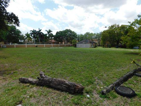 5830 Liberty St Hollywood FL 33021