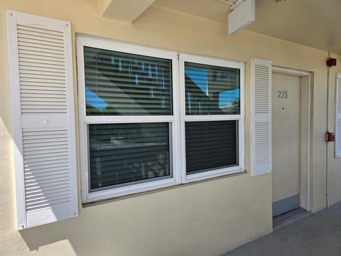 3915 S Flagler Drive 221 West Palm Beach FL 33405