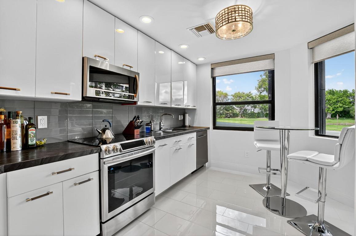 LA PAZ AT BOCA POINTE - Residential